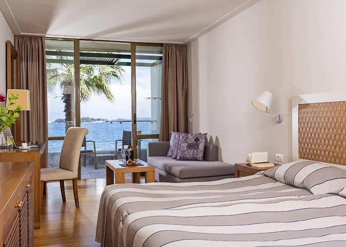 Θέρετρο Bay &