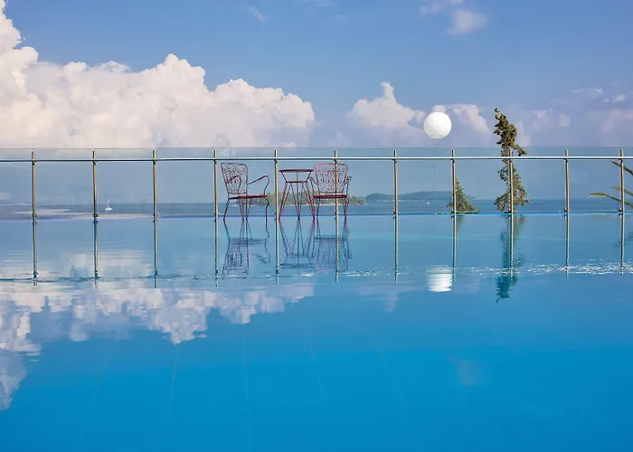 Bay & 5* Κοντόκαλι